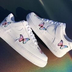 Hand Painted Air Force 1s •Each individual pair is handcrafted to order •Brand New In Box If your package was damaged please message me no later than 24 hours after it’s been delivered! Air Force 1 Butterfly, Buty Jordan, Celana Jogger Wanita, Обувь Air Jordan