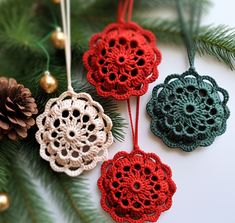 Crochet Christmas Bauble Ornaments, Easy Crochet Christmas Ornaments, Angel Crochet Pattern Free, Crochet Christmas Ornaments Free Pattern, Crocheted Ornaments, Diy Fall Ideas, Christmas Ornaments Crochet, Christmas Amigurumi, Crochet Christmas Ornaments Free