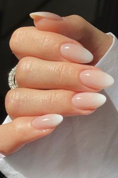 If you want to master the art of chic natural nails, this is your definitive guide. We explore the allure of elegant nail colors and designs for those who prefer a more timeless and classic aesthetic. Cocktail Party Nails Classy, Bridal Mani Pedi, Modern French Tip Nails, Modern French Tip, Simple Wedding Nails, Wedding Day Nails, Bridal Nails Designs, Unghie Sfumate