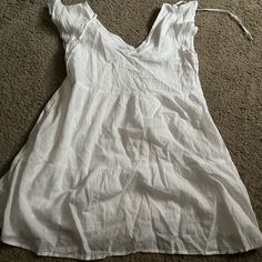 Abercrombie White Babydoll Tshirt Dress Size Small Petite. Brand New With Tags (Just Wrinkled) White Cotton V-neck Mini Dress, Short Sleeve Cotton Mini Dress For Brunch, White Cotton Mini Dress With Ruffles, Cotton V-neck Mini Dress For Day Out, Cute Short Sleeve Mini Dress For Vacation, Cotton V-neck Mini Dress For Brunch, Cotton Mini Dress With V-neck For Brunch, Summer Cotton Mini Dress With Short Sleeves, White Cotton Mini Dress For Summer