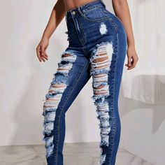 Hi-Waisted Ripped Distressed Jeans 85% Cotton 13% Polyester 2% Elastane Pant Outfit Ideas, Ripped Jeans Outfit, Black Ripped Jeans, Summer Workout, Outfit Trends, Women Outfit, Jeans Outfit, Outfits Ideas, Elegant Outfit