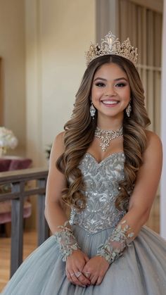 Looking for quinceanera hairstyle ideas with crown for your special day? This blog post features a variety of options for different hair lengths including half up, long hair, short hair, half-up, hair down, short, updos, braids, buns, simple, thin hair, medium hair, curly hair. Get inspired with easy and elegant styles for front and back, complete with tutorial. Updo For Quinceanera With Crown, Full Crown Hairstyles, 15 Quinceanera Hairstyles, Quinceanera Hairstyle, 21st Birthday Hairstyles, Different Hair Lengths, Homecoming Hairstyle