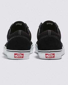 Street Skater, Vans Vintage, Tenis Vans, Old Skool Black, Vans Store, Footwear Design, Van Doren, White Vans, Wide Shoes