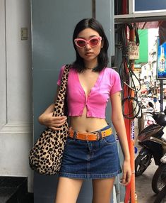 A little guide on the nymphet style😉 #นานาสาระ # นานาสาระ # amreading # books # wattpad Urban Street Fashion, Rok Denim, 2000s Fashion Trends, 00s Fashion, Early 2000s Fashion, 2000s Outfits, Grunge Dress, Outfits Y2k, 2020 Fashion Trends