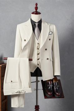 Three Piece Suit Mens Wedding Latest, Three Piece Suit Mens Wedding, Mens Dress Attire, Three Piece Suit Mens, Mens Suit Colors, 3 Piece Suit Men, Business Casual Attire For Men, Off White Jacket, Latest African Men Fashion