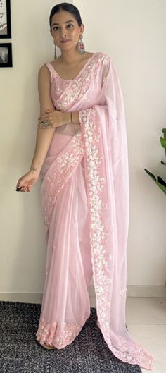 Pink and Majenta color Saree in Georgette fabric with Embroidered, Sequence work Punjabi Wedding Dress, Velvet Suit Design, Wedding Ootd, Side Work, Frock Style, Bollywood Dress, Purple Saree, Twitter Artist, Plus Size Gowns