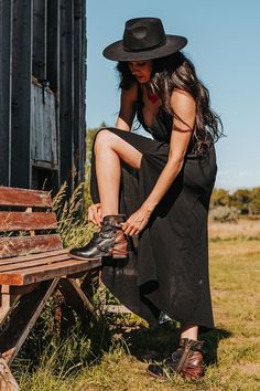 freebird stores - black multi Autumn Looks, Fall Looks, Versatile Style, Wood Watch, Fall Fashion, Nashville, Autumn Fashion, Clock