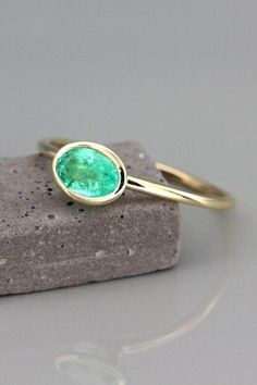 Gorgeous Natural Emerald gold ring, May's Birthstone ring, solid 14k gold Green Gemstone Ring. A remarkable, and bold oval cut solitaire ring set with a natural Emerald gem. A dainty Emerald ring, no one can ignore. If you are looking for something exceptional, this ring is for you!