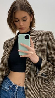 Picture of Kaia Gerber Bob Kaia Gerber, Kaia Gerber Bob Hair, Kaia Gerber Short Bob, Kaia Gerber Hair Color, Kaia Gerber Hair Short, Digi Perm, Kaia Gerber Hair, Short Grunge Hair, Shot Hair Styles