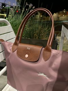 #longchamp #longchamplepliage Longchamp Aesthetic, Long Champ Le Pliage, Pretty Purses, Luxurious Bags, Fits Inspo, Luxury Lifestyle Dreams, Antique Pink, Longchamp Le Pliage