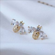 Classy Cubic Zirconia Insect Bee Stud Earrings Diamond And Gold Color Honey Bee Earrings, Bee Studs, Asymmetrical Earrings, Gold Bee, Zircon Jewelry, Bee Earrings, Animal Earrings, Stud Earrings For Women, Flower Earrings Studs