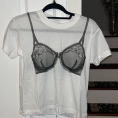 Vaquera Bra T Shirt Lightweight Size Small Tshirt Bra, White Bra, White Bras, T Shirt Bra, Shirt Color, Colorful Shirts, Womens Tops, Black White, Tops & Tees