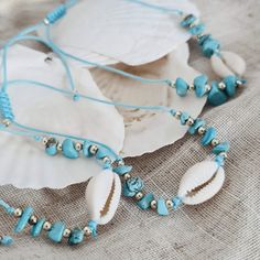 This beautiful shell bracelet is a real highlight for every beach lover. The delicate stones are artfully strung and give the bracelet a natural and maritime look. The bracelet is handmade and made of high-quality materials that ensure durability and comfort. The shell bracelet is adjustable and therefore fits perfectly to your wrist. It is a real eye-catcher and can be wonderfully combined with other pieces of jewelry. Wear it on the beach, in everyday life or on special occasions and make a fashion statement. This shell bracelet is not only a beautiful accessory, but also a piece of nature that will always remind you of sunny days by the sea. Get this unique piece of jewelry and bring a bit of beach feeling into your everyday life! Gift Idea For Girlfriend, Handmade Jewlery, Surfer Bracelets, Bracelets Handmade Diy, Ladies Bracelet, Bracelet Craft Diy, Beach Lover, Shell Bracelet, Bracelet Diy