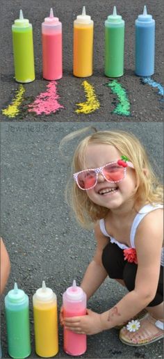 Sidewalk Squirty Paint - this stuff is so fun it kept my kids playing for a whole afternoon! {Only 3 ingredients!} Diy Sidewalk, Diy Joy, Pinterest Crafts, Paint Diy, Sidewalk Chalk, Toddler Fun, Summertime Fun, Kids Diy, Diy Paint