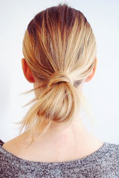 The Ultimate Guide to Gorgeous 10-Minute Hairstyles | http://helloglow.co/ultimate-guide-gorgeous-10-minute-hairstyles/ Fun Ponytails, Super Easy Hairstyles, Second Day Hairstyles, Fast Hairstyles, Greasy Hair Hairstyles, Hair Tutorials Easy, Work Hairstyles, Good Hair Day, Bad Hair Day