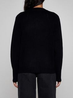 Loulou Studio's Zanzibar oversized cardigan in black wool and cashmere featuring a V-neck, front buttoning, dropped shoulders and ribbed edges. Composition: 90% wool 10% cashmere Marni Bag, Loulou Studio, Red Valentino Shoes, Versace Sweatshirt, Expensive Handbags, Gucci Hat, Stella Mccartney Bag, Versace Shirt, Italian Outfits