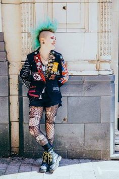 28+ Best Punk outfits ideas - vintagetopia 80s Punk Outfits, Chicas Punk Rock, Ripped Tights, Punk Rock Outfits