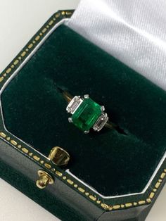 ad eBay - Find many great new & used options and get the best deals for 1.46ct Natural Colombian Emerald & Diamond (0.20ct) in 18K Gold & Plat, Handmade at the best online prices at eBay! Free shipping for many products! Emerald Green Ring, Colombian Emerald Ring, Colombian Emeralds, The Cathedral, Conversion Chart, Green Colour, Emerald Diamond, Emerald Ring, Gold Platinum