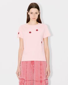 'Boke Flower' classic embroidered T-shirt.KENZO Paris embroidery at back neck.Light soft jersey. Floral Applique Short Sleeve Top In Relaxed Fit, Pink Embroidered T-shirt, Paris Embroidery, Lucky Tiger, Kenzo Logo, Kenzo Paris, T-shirt Broderie, Polo Sweatshirt, Scarf Pin