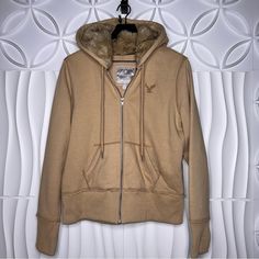 American Eagle Outfitters Faux Fur Lined Hoodie Nwot Casual Hoodie With Faux Fur Lining For Cold Weather, Casual Hoodie With Faux Fur Lining, Casual Fall Hoodie With Faux Fur Lining, Fur Lined Hoodie, Lined Hoodie, Faux Fur Collar, Colorful Hoodies, Fur Collar, Tan Brown