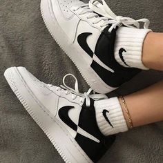 Sneaker Trend, Nike Shoes Air Force, Custom Nike Shoes, Sneakers Fashion Outfits