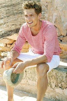 Beach Outfit Men, Mens White Shorts, Men's Summer Outfit, Look Con Short, Design Jeans, Creative Shirts, Men With Street Style