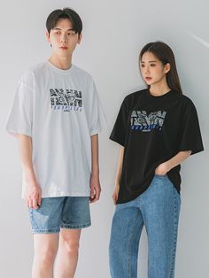 Editor's NotesThe casual half-sleeve T-shirt from Alvinclo features an oversized silhouette to wear comfortably.- Pullover closure- Graphic lettering print on the front- Dropped shoulder- Oversized fit- Versatile and casual itemMeasurements(in.)M/L/XL- Shoulder: 21.25 / 22.04 / 22.83 in.- Chest: 23.62 / 24.40 / 25.19 in.- Sleeve: 8.66 / 9.44 / 10.23 in.- Total length: 28.34 / 29.13 / 29.92 in.Composition & Care- 100% Cotton- Hand wash- Use neutral detergent- Do not bleach- Do not tumble Casual Half Sleeve T-shirt With Letter Print, Streetwear Half Sleeve Tops With Letter Print, Half-sleeve Tops With Letter Print For Streetwear, Half Sleeve Tops With Letter Print For Streetwear, Summer Half Sleeve Letter Print T-shirt, Relaxed Fit Half Sleeve Graphic Top, Cotton Half Sleeve T-shirt With Letter Print, Black Half Sleeve T-shirt With Letter Print, Relaxed Fit Half Sleeve T-shirt With Letter Print