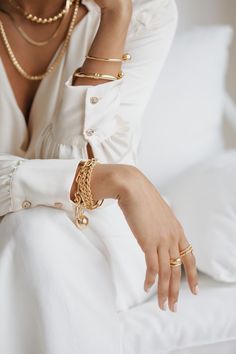 Jewelry Mood Board, Gold Statement Jewelry, Jewellery Photography Inspiration, Jewelry Product Shots, Creative Jewelry Photography, Inexpensive Jewelry, Jewelry Photography Styling, Jewelry Editorial, Jewelry Photoshoot