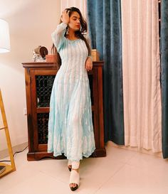 Indian Western Dress, Anushka Sen, Celebrity Casual Outfits, Celebrity Fashion Looks, New Pic, Tunic Designs, Casual Indian Fashion, Desi Fashion Casual