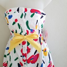 Lucy Love Artsy Colorful Halter Dress Beautiful Cotton Button Up Front With Girly Yellow Bow New With Tags Sz Small Vintage Sheath Dress, Embellishment Ideas, Funky Dresses, Yellow Bow, Artsy Style, Floral Halter Dress, Dress Beautiful, Sewing Hacks, Sheath Dress