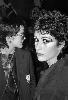 The Vortex, 1977. Photo by Derek Ridgers, courtesy of Carpet Bombing Culture. Punks 70s, London Nightlife, 90s Punk, 80s Punk, Punk Makeup, Punk Culture, Punk Women, Punk Scene