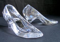 Vintage ONEIDA Over 24% Lead Crystal Hand Cut Blown Pump Shoes Two Pair Clear Cinderella Cake Topper Cinderella Cake Topper, Quince Party, Ring Box Proposal, Cinderella Slipper, Cinderella Cake, Shiny Shoes, Proposal Ring Box, Dialogue Prompts, Pretty Princess