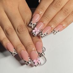 Pink Nail Designs Cheetah, Square Nails Cheetah Print, Cute Animal Print Nails, Nails Acrylic Cheetah Print, Inspo For Nails, Cheetah Print Nails With Bow, Cheetah Nails Square, Simple Nail Designs Short Square, Chetta Print French Nails