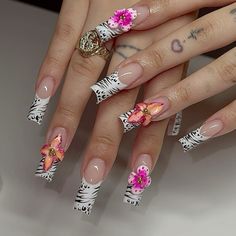 Nail Parlour, Tropical Nails, Airbrush Nails, Colored Acrylic Nails, Nails Design With Rhinestones, Dope Nail Designs, Really Cute Nails, Acrylic Nails Coffin Pink, Unique Acrylic Nails