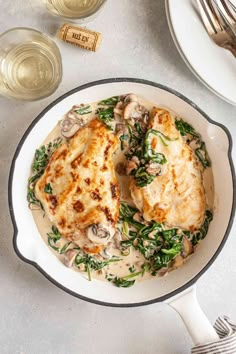 Creamy Chicken Florentine, Chicken Florentine Recipe, Creamy Spinach Sauce, Florentine Recipe, Chicken With Mushrooms, Florentines Recipe, Chicken Breast Cutlet, Chicken Florentine, Recipes Meat