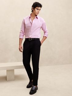 Point collar. Long sleeves with button cuffs. Button front closure. Back yoke. Shirttail hem. Made exclusively for Banana Republic Factory. #889942 Pink Long Sleeve Shirt Outfit, Pink Shirt Outfit Men, Mens Formal Outfits, Pink Shirt Outfit, Long Sleeve Shirt Outfits, Blue Oxford Shirt, Stylish Shirts Men, Mens Business Casual Outfits, Shirt Outfit Men