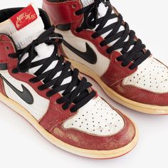 Vintage 1985 Jordan 1 Chicago Sneakers – Aimé Leon Dore Jordan 1 Outfit Aesthetic, Red Jordan 1 Outfit, Jordan 1 Outfit, Nike Air Jordan Shoes, Leon Dore, Red Jordans, All Nike Shoes, Nike Tech Fleece, Stylish Mens Outfits