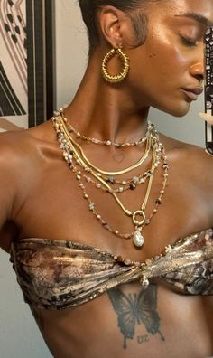 Jewelry Aesthetic Black Women, Kiss Daniel, Body Jewelry Diy, Earthy Girl, Gold Jewelry Aesthetic, Chunky Gold Jewelry, Mood Jewelry