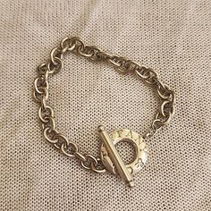 Tiffany & Co 925 Silver Toggle Link Bracelet. Gently Used. No Box Or Dustbag. Authentic. Gently Loved. Jewelry Tiffany, Tiffany Co Jewelry, Tiffany & Co., Womens Jewelry Bracelets, Link Bracelets, 925 Silver, Dust Bag, Women Jewelry, Bracelet