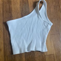 Brand New Never Worn Casual Amazon Tops For Day Out, Casual Tops For Day Out By Amazon, Amazon Fitted Cotton Tops, Casual White Top From Amazon, Casual White Tops From Amazon, Casual White Amazon Top, Casual White Tops By Amazon, Amazon Stretch Tops For Summer, Amazon Cotton Tops For Spring