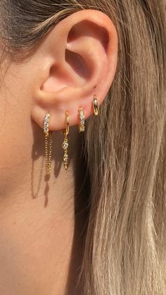 Multiple Ear Piercing, Cute Ear Piercings, Pearl Necklace Designs, Ear Stack, Fancy Jewellery, Stacked Jewelry, Gold Earrings Designs