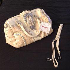 Western Style Cream Purse With Rhinestone Accents. 15”L X 5”W Inside Zipper Pocket, Zip Top And Buckle Closure. Back Zip Pocket As Well. Can Carry High On The Shoulder Or Use The Extra Strap To Wear Longer. Cream Purse, Big Purse, Cotton Purse, Beaded Evening Bags, Vintage Shoulder Bag, Pink Purse, Wallet Organization, Silver Lake, Black Handbags