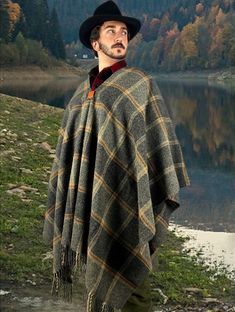 Don't miss our artisanal Shetland wool poncho! Due to popular demand, we have made this 100% artisanal, natural, handy and warm accesory that has been a staple for spanish and spanish american bushcrafters, adventurers and woodspeople for hundreds of years. Bountiful yet surprisingly soft and featuring high durability, something very important for all of us venturing into the woods and looking for that special warm garment that will perform excellently in the frosty mornings we all enjoy, perhap Traditional Winter Poncho For Outdoor, Traditional Winter Outdoor Outerwear, Traditional Winter Outerwear For Outdoor, Winter Bushcraft, Bushcraft Gear, Shetland Sheep, Bushcraft Camping, Rain Poncho, Wool Poncho