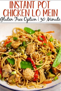 instant pot chicken lo mein with broccoli and peppers