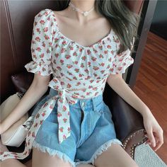 Name:French temperament floral short sleeve T - shirtMaterial:blendedColor:as pictureFeatures:sweet,floralSize(cm) :M,L,XL,2XL,3XL,4XL 1inch=2.54cmM:Recommended weight:40kg-50kgL:Recommended weight:50kg-60kg&ltp&gtXL:Recommended weight:60kg-67kg</p>&ltbr/>&ltp&gt2XL:Recommended weight:67kg-75kg</p>&ltbr/>&ltp&gt3XL:Recommended weight:75kg-82kg</p>&ltbr/>&ltp&gt4XL:Recommended weight:82kg-90kg</p>&ltbr/>&ltp&a White Ditsy Floral Print Top For Summer, White Ditsy Floral Print Summer Top, Feminine Floral Print Short Sleeve Top, Feminine Short Sleeve T-shirt For Summer, Feminine Short Sleeve Floral Print Top, Feminine Short Sleeve Summer T-shirt, Cotton Ditsy Floral Print Short Sleeve Blouse, White Ditsy Floral Print Short Sleeve Top, Feminine Printed Short Sleeve Tops