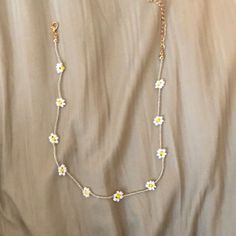 New Without Tags. Bought It For Coachella But Ended Up Wearing Something Else, So It’s Never Been Worn. Daisies And String Of Necklace Are Little Beads Home Made Necklace, Beaded Daisy Chain, Beaded Necklace Designs, Bead Charms Diy, Daisy Necklace, Handmade Wire Jewelry, Bracelet Ideas, Daisy Chain, Handmade Wire