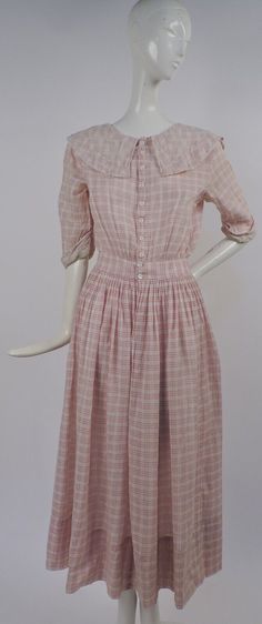 EDWARDIAN PINK & WHITE PRINT COTTON DAY DRESS W NET COLLAR | eBay Edwardian Style Dress, Edwardian Fashion Dresses, Teen Dress, Edwardian Dress, Edwardian Style, Net Lace, Edwardian Fashion, Edwardian Era, Shell Buttons