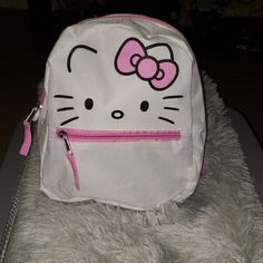 White & Pink Kawaii White Backpack For Everyday Use, White Kawaii Backpack For Everyday Use, Cute White Everyday Backpack, Cute Everyday White Backpack, White Cat Design Backpack, White Hello Kitty Kawaii Bag, White Hello Kitty Bag For Daily Use, Trendy White Hello Kitty Bag, Cute White Rectangular Backpack