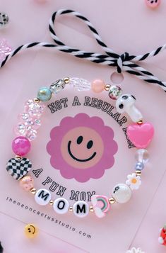 Fun Mom, Mama Bracelet, Mom Bracelet, Jewelry Making Classes, Moms Bracelet, Clay Bracelet, Diy Bracelet Designs, Cool Mom, Beads Bracelet Design