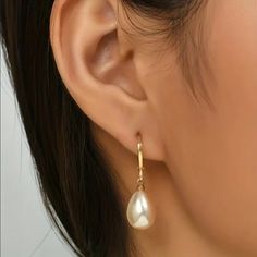 Brand New Women's Hanging Pearl Drop Earrings 14k Gold Plated Sterling Silver Real Natural Freshwater Cultured Pearls Measurements 1.25" Tall X .4" Wide Retail Price $300 Buy With Confidence From A Trusted Seller With A 99%+ Feedback Rating! A0164 (Id-687-) Pear-shaped Hoop Earrings For Gifts, Formal Teardrop Hoop Earrings With Pearl Charm, Pear-shaped Pearl Charm Earrings, Formal Single Pear-shaped Earring, Formal Pear-shaped Single Earring, Pear-shaped Pearl Drop Jewelry, Pearl Charm Earrings For Anniversary, Drop Pearl Earrings As A Gift, Gold Hypoallergenic Pear-shaped Jewelry